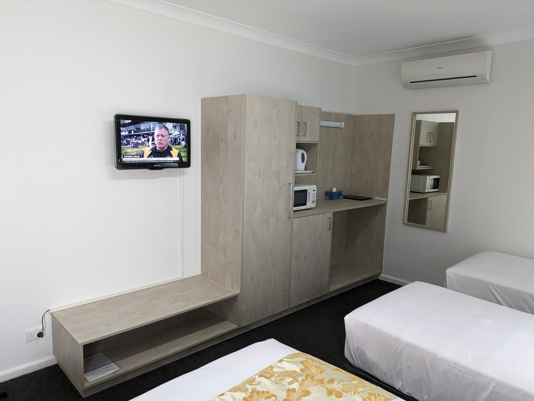 Country Lodge Motor Inn Бетхерст Екстер'єр фото