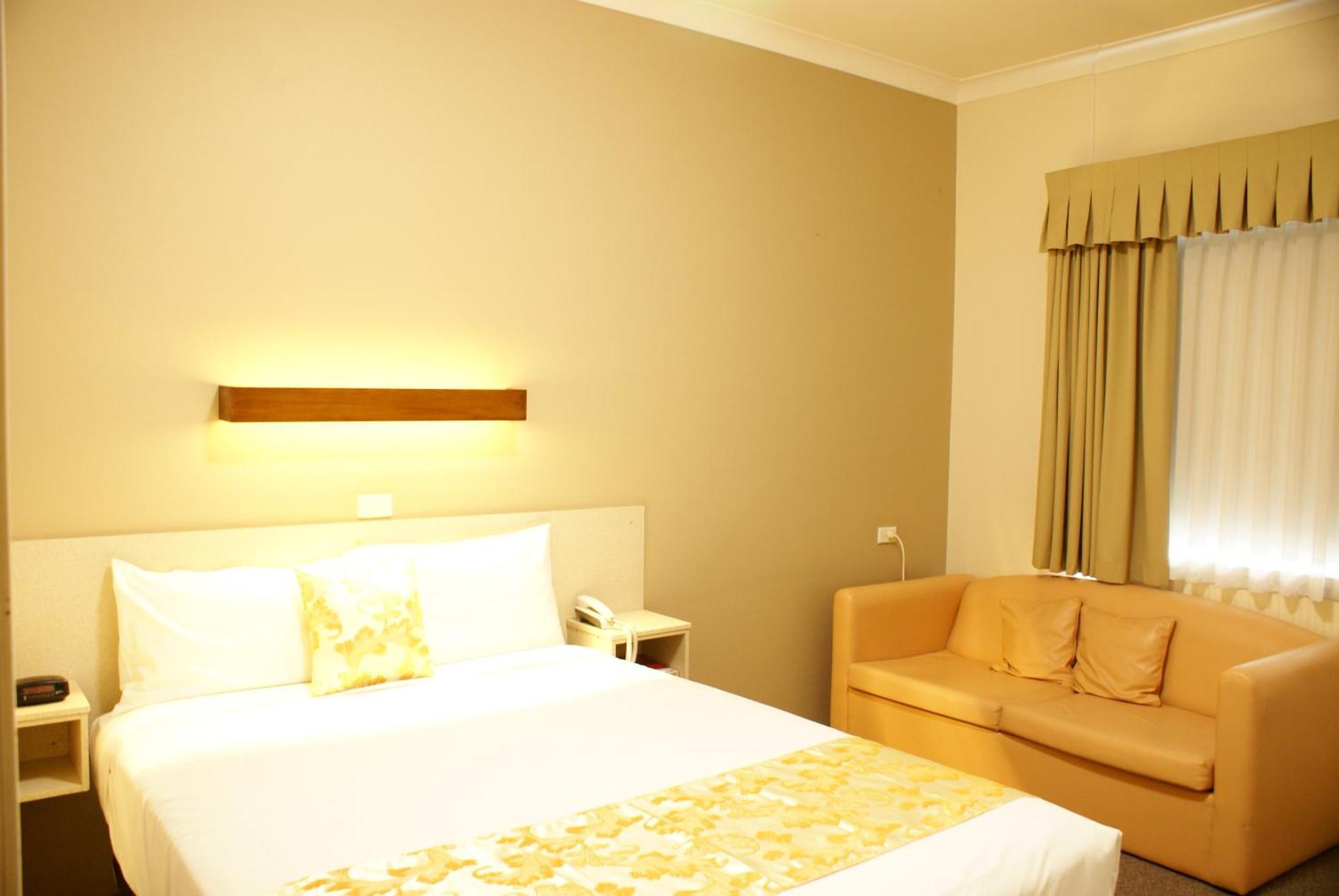 Country Lodge Motor Inn Бетхерст Екстер'єр фото