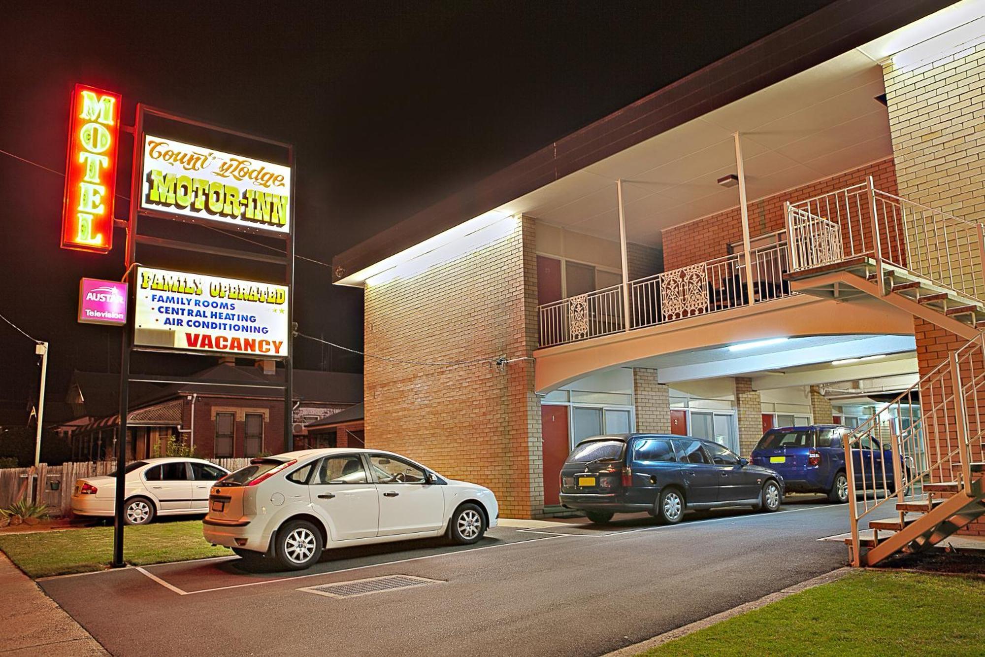 Country Lodge Motor Inn Бетхерст Екстер'єр фото
