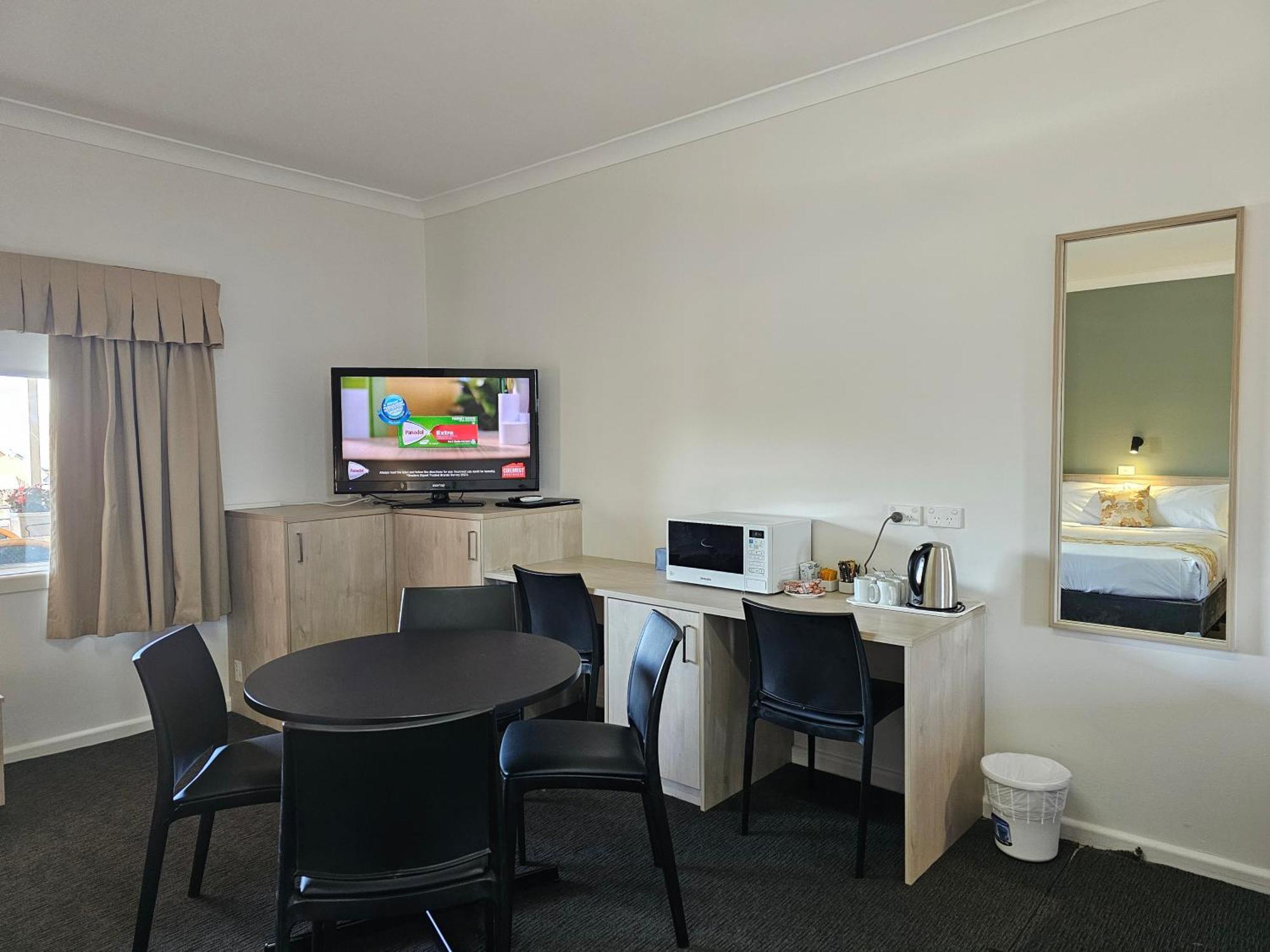 Country Lodge Motor Inn Бетхерст Екстер'єр фото