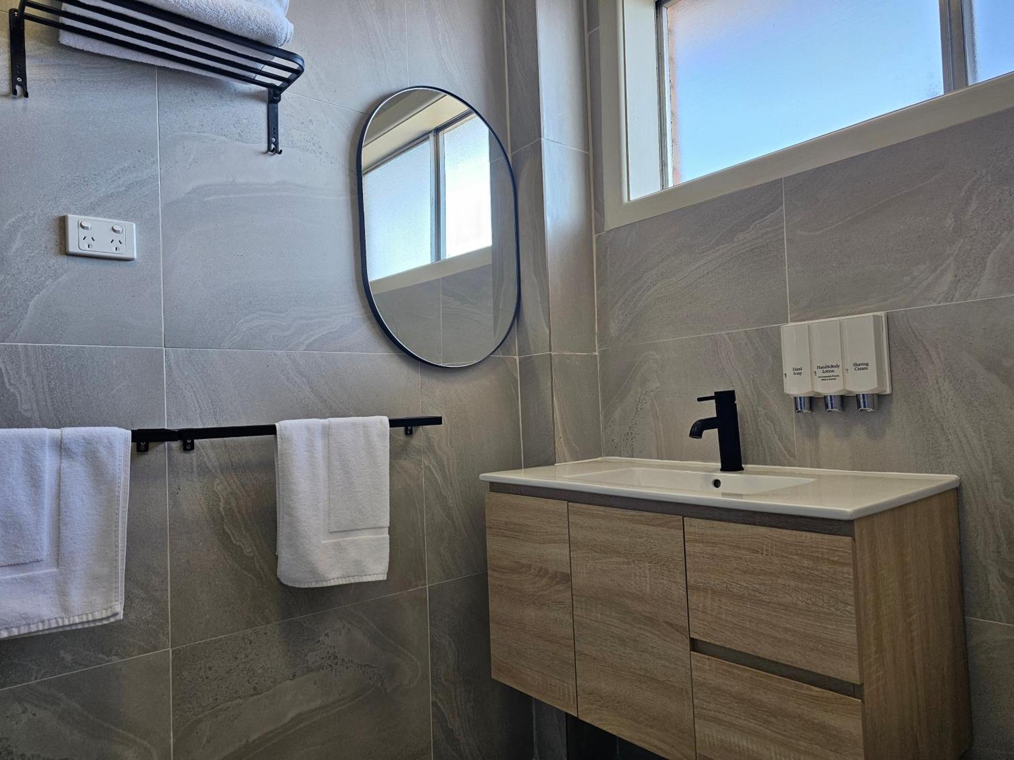 Country Lodge Motor Inn Бетхерст Екстер'єр фото