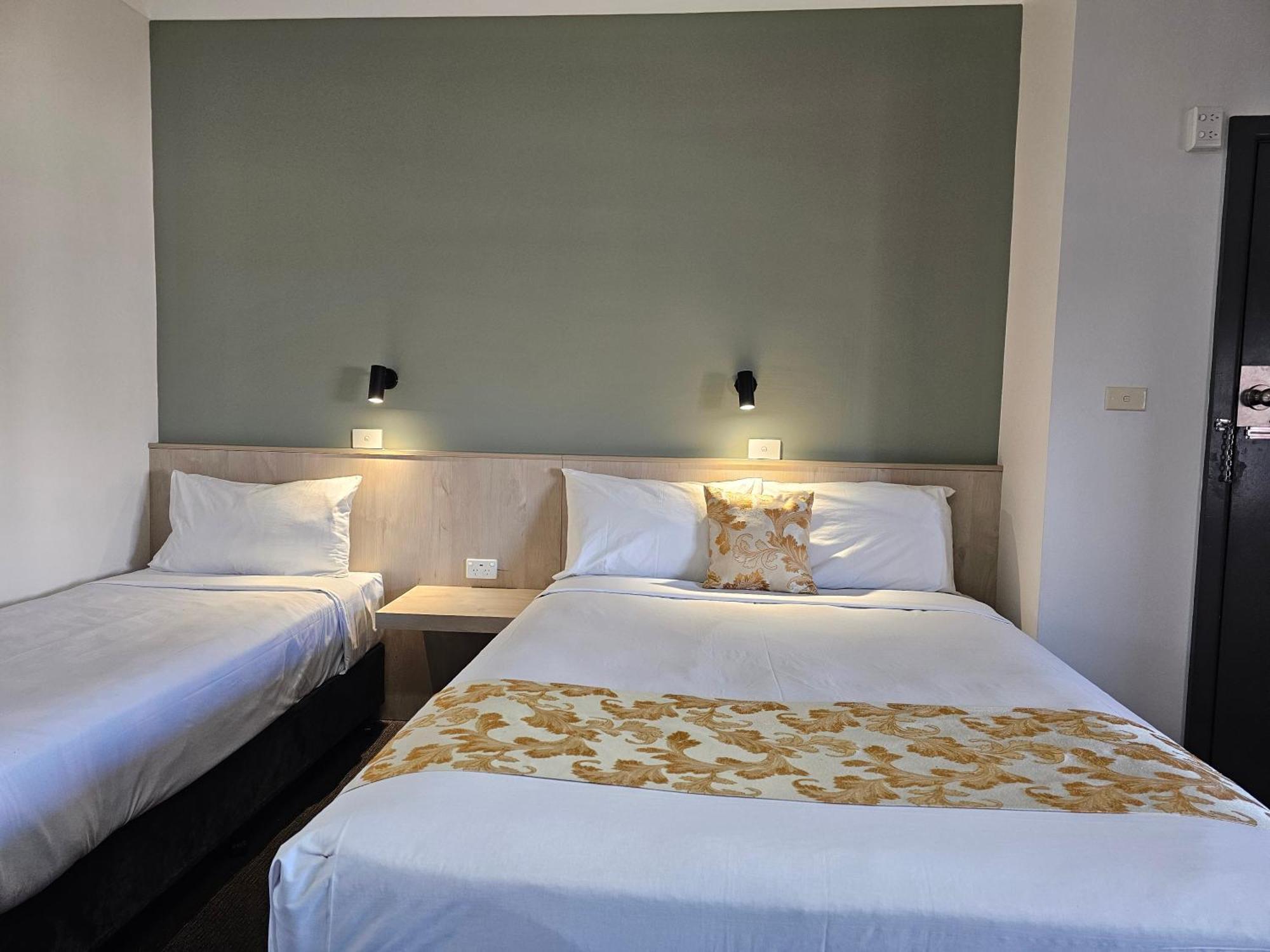 Country Lodge Motor Inn Бетхерст Екстер'єр фото