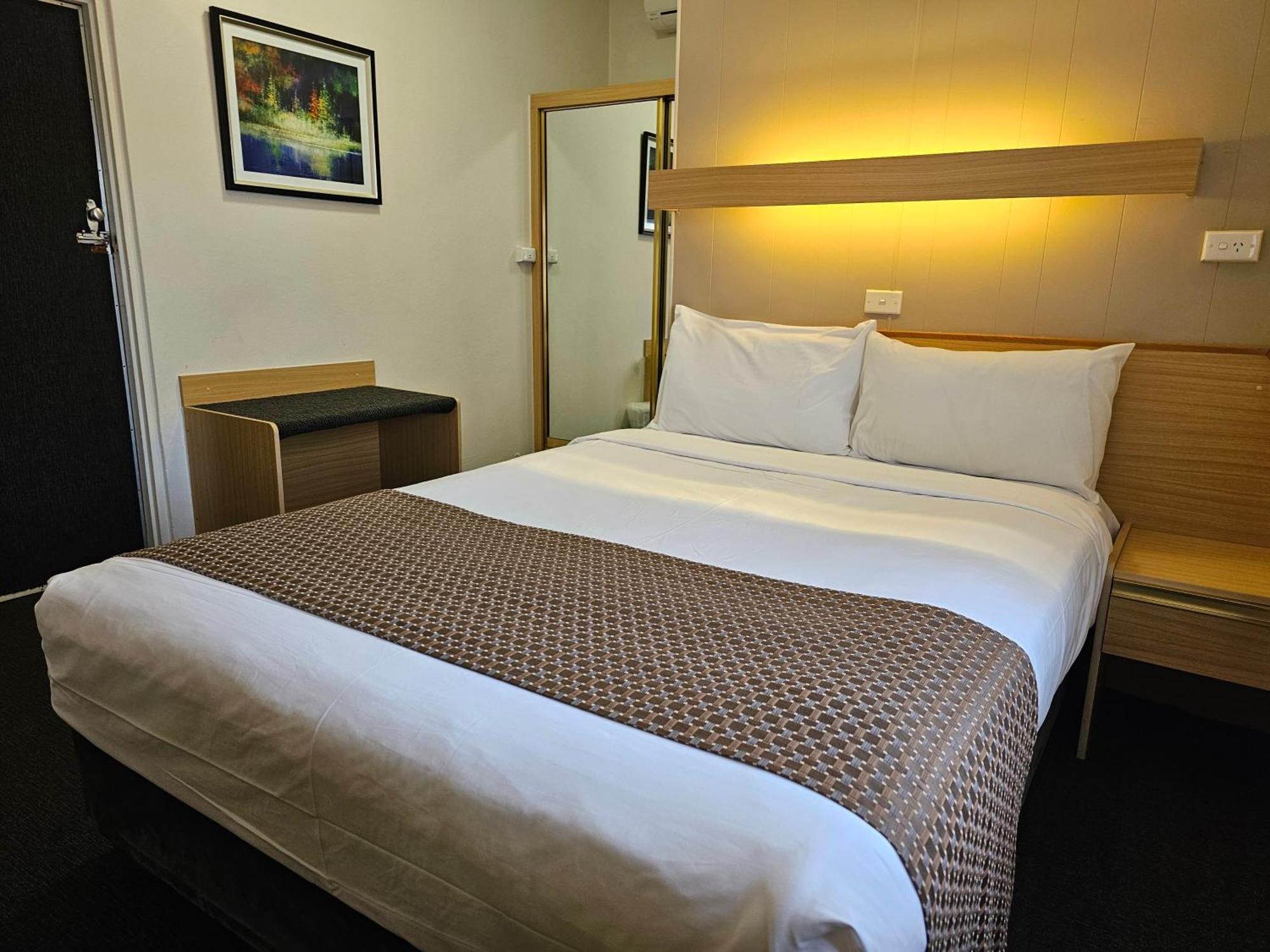 Country Lodge Motor Inn Бетхерст Екстер'єр фото