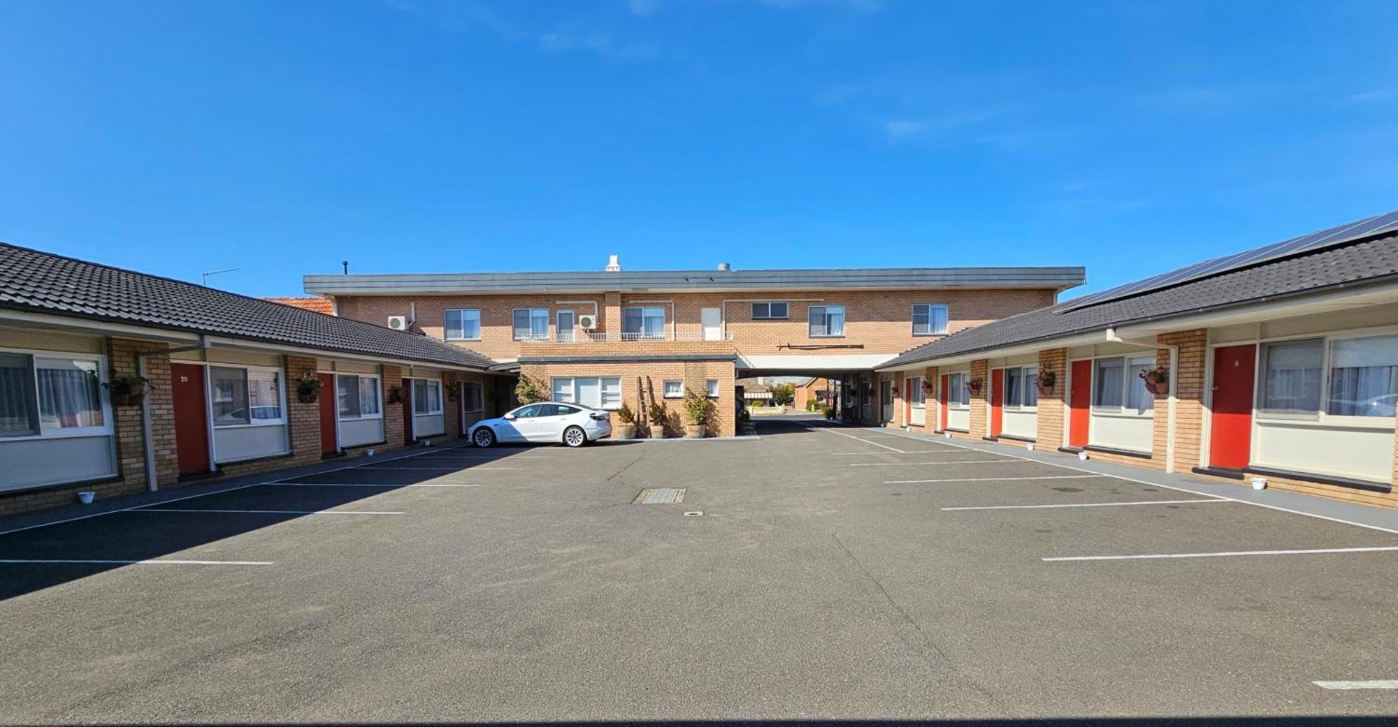 Country Lodge Motor Inn Бетхерст Екстер'єр фото