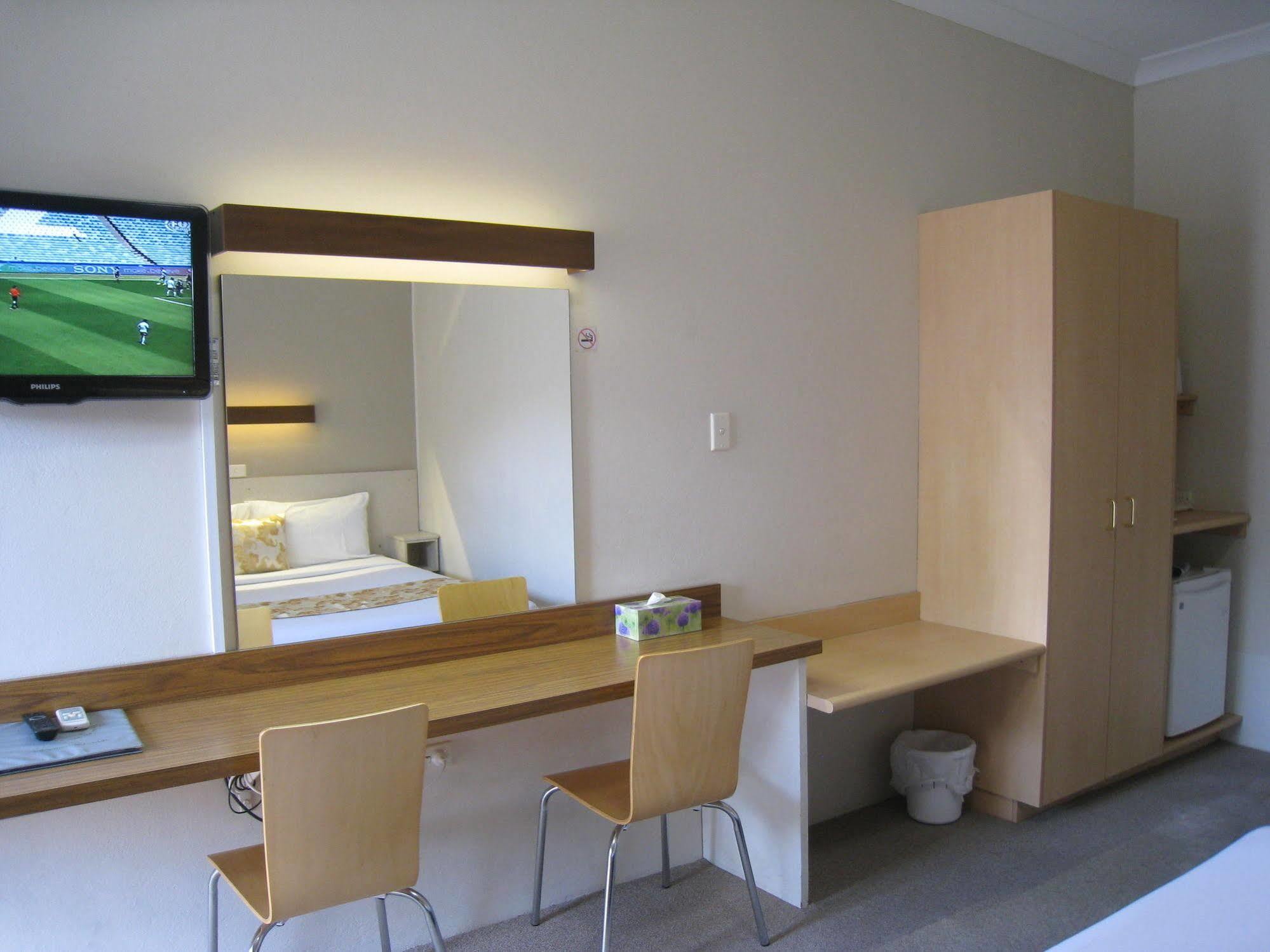 Country Lodge Motor Inn Бетхерст Екстер'єр фото