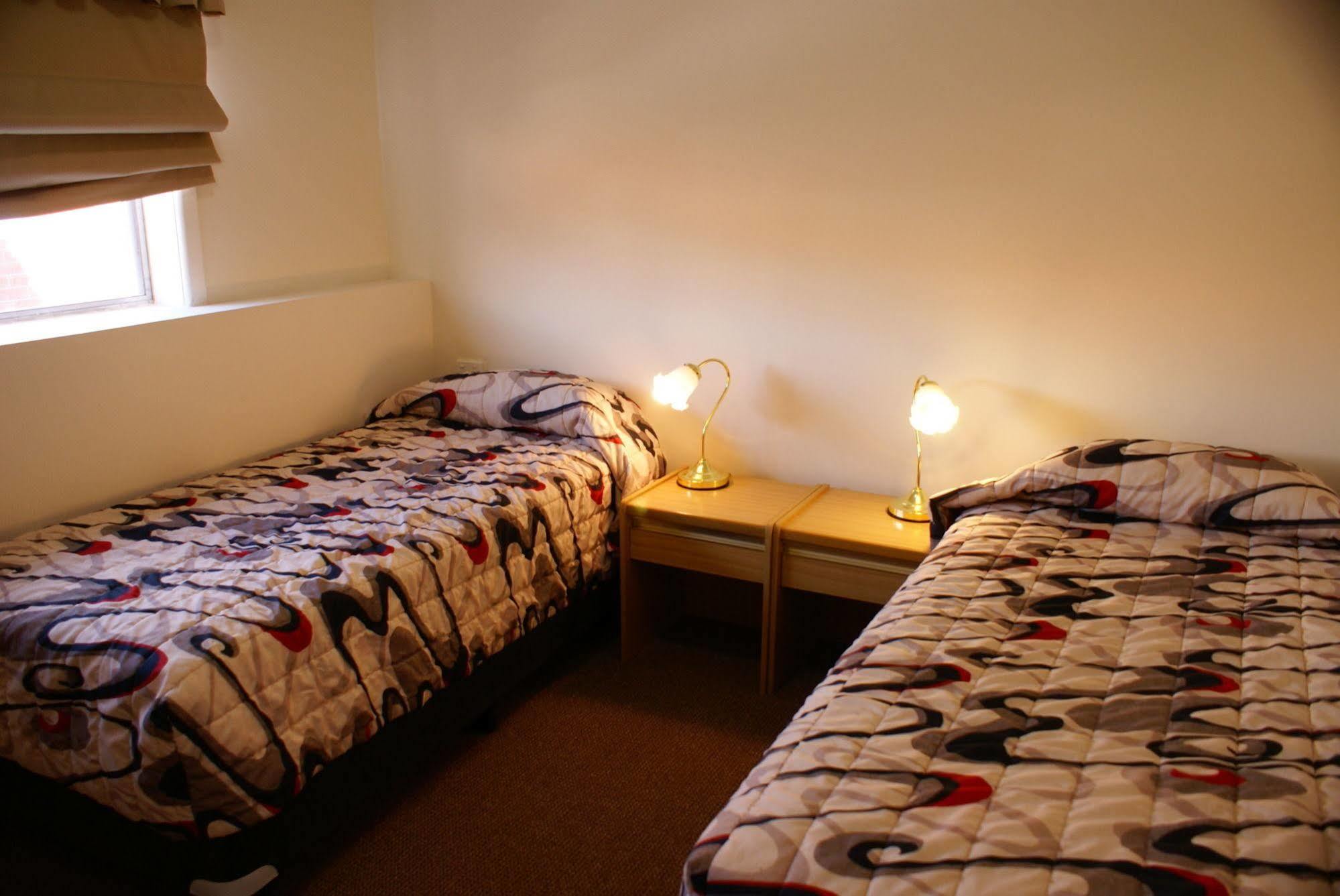 Country Lodge Motor Inn Бетхерст Екстер'єр фото